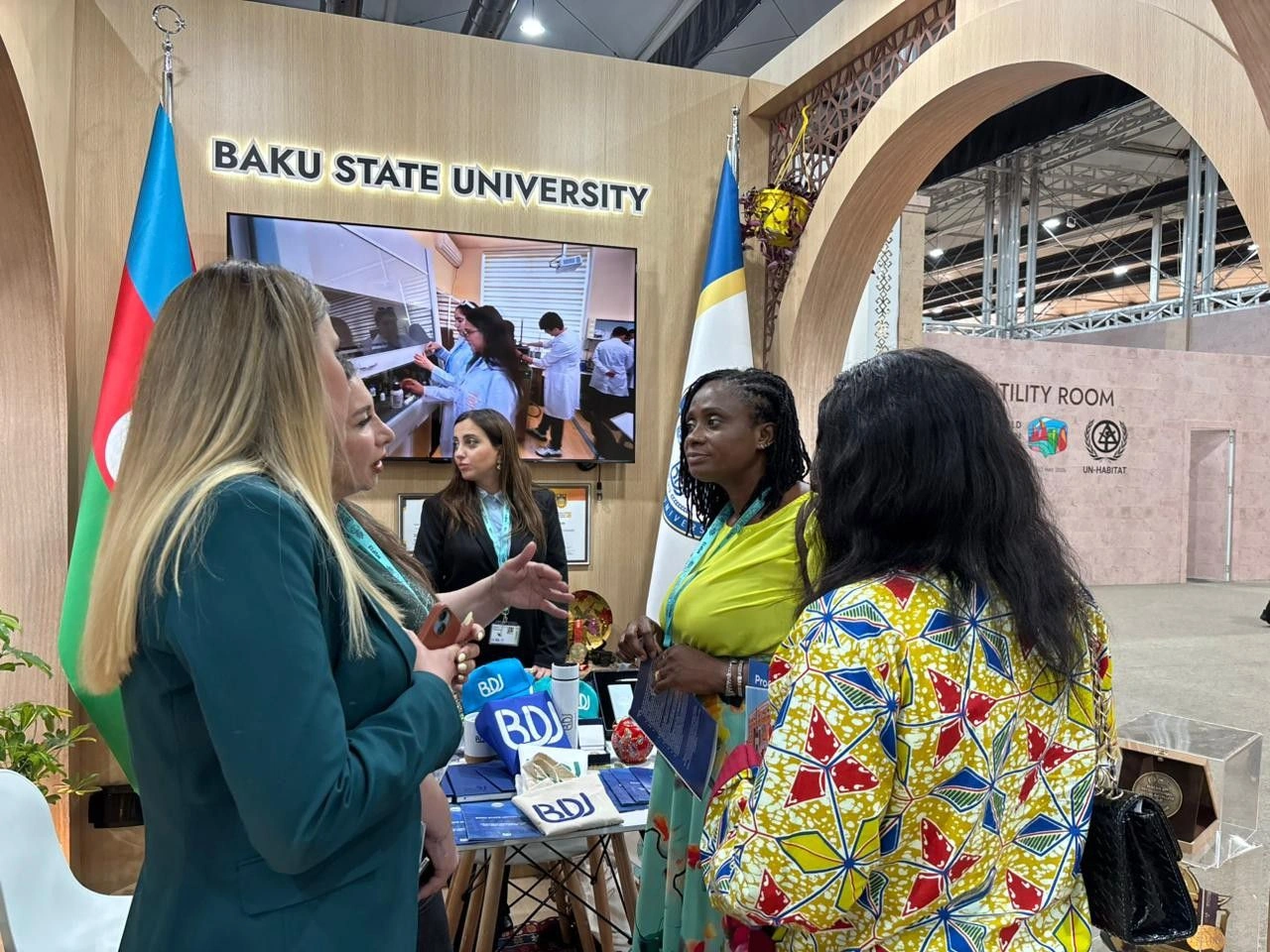 Azərbaycan universitetləri WUF13-də innovativ layihələrini nümayiş etdirirlər - FOTO