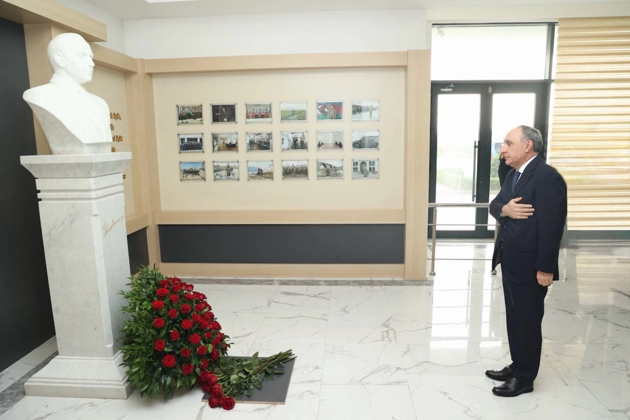Baş prokuror vətəndaşları qəbul etdi - FOTOLAR