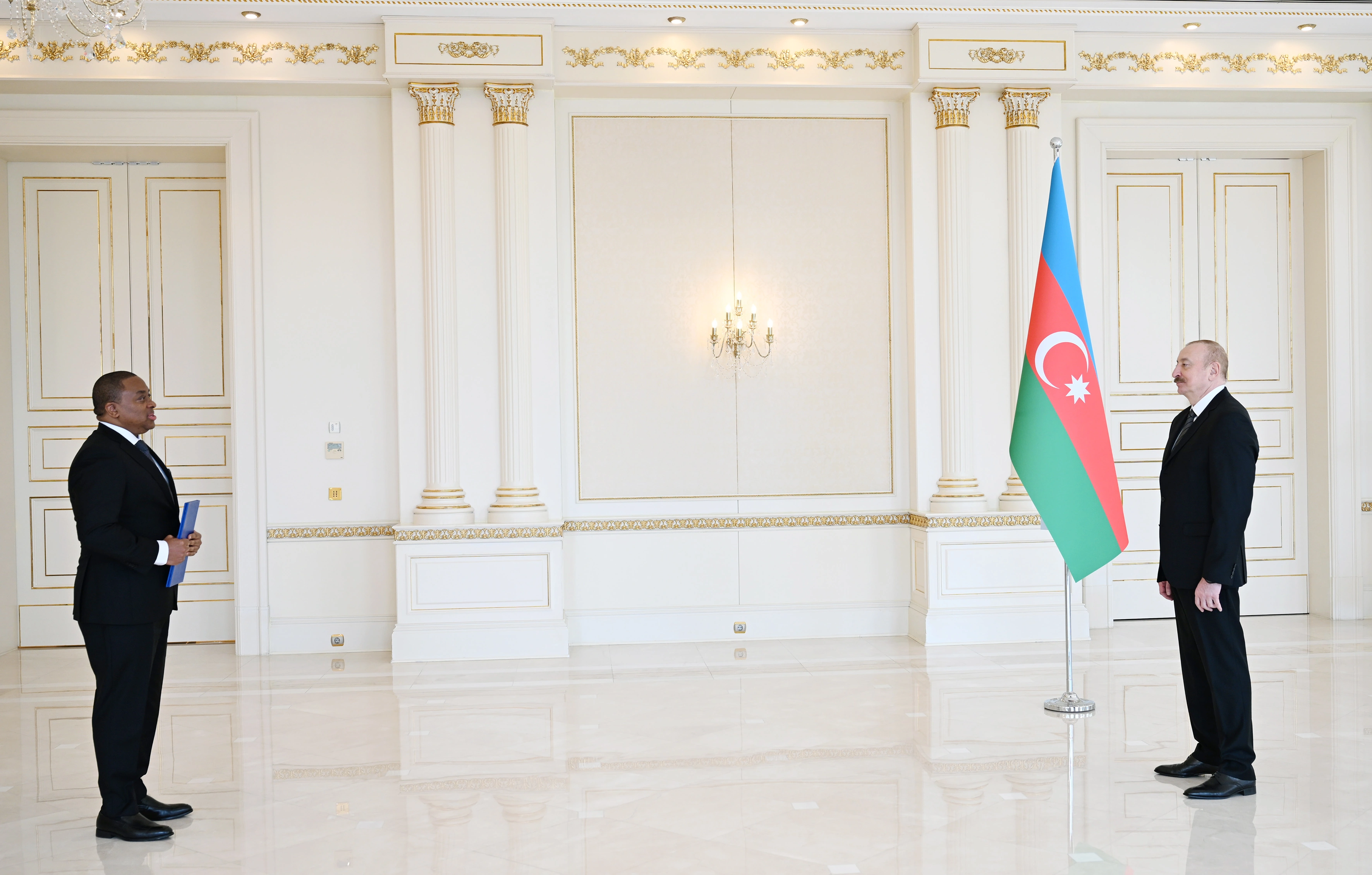 İlham Əliyev Esvatininin Azərbaycanda yeni təyin olunmuş səfirini qəbul etdi - FOTO