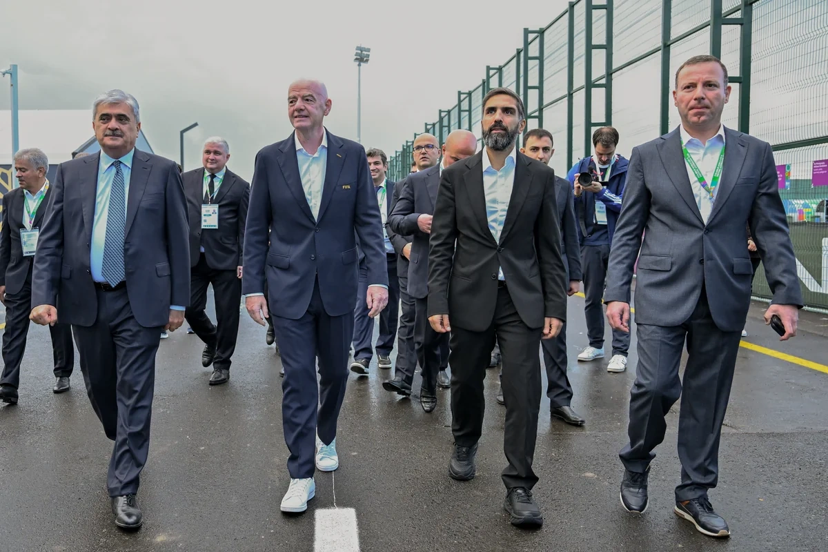 İnfantino və AFFA rəhbərliyi Hövsan Yarış Kompleksini ziyarət ediblər - FOTO