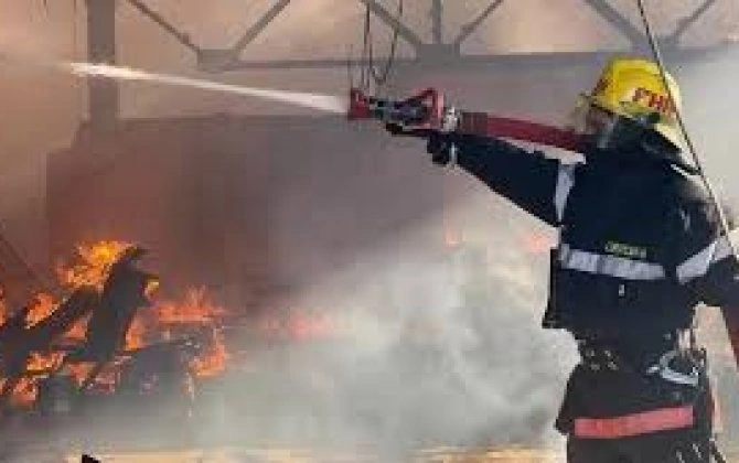 Sumqayıtda fərdi yaşayış evində yanğın başlayıb