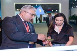 Leyla Əliyeva Səmərqənddə “Uşağın gözü ilə dünya” sərgisi və İmam əl-Buxari memorial kompleksi ilə tanış olub - FOTO
