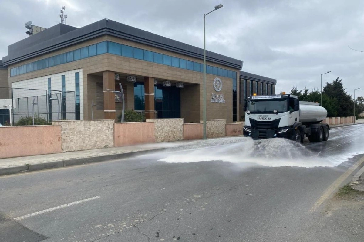 Bu gün paytaxtın 555 küçəsi yuyulub - FOTO