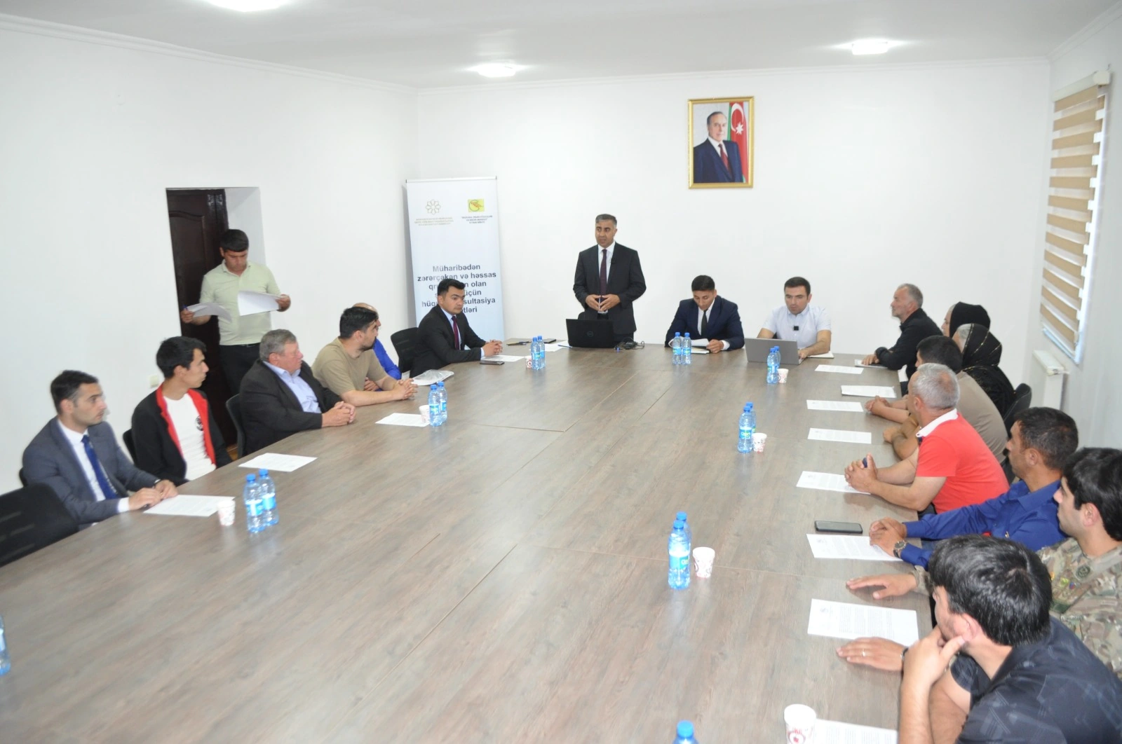 Qobustanda şəhid ailəsi üzvləri və müharibə iştirakçılarına hüquqi konsultasiya xidməti göstərilib - FOTO