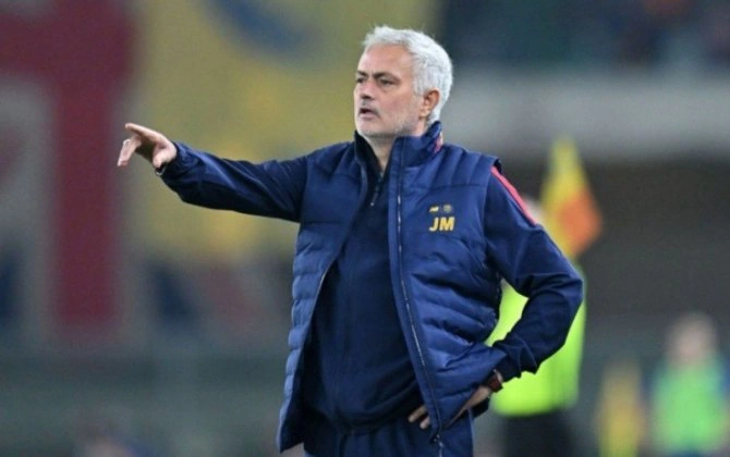 Mourinyo "Çelsi"yə qayıda bilər
