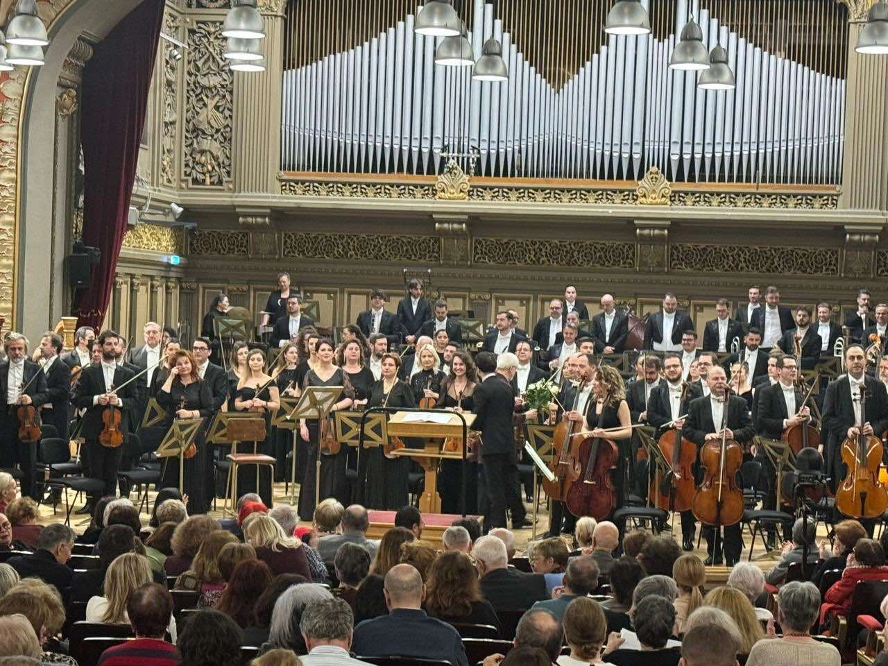 Buxarestdə dirijor Fuad İbrahimovun rəhbərliyi ilə konsert keçirilib - FOTOLAR