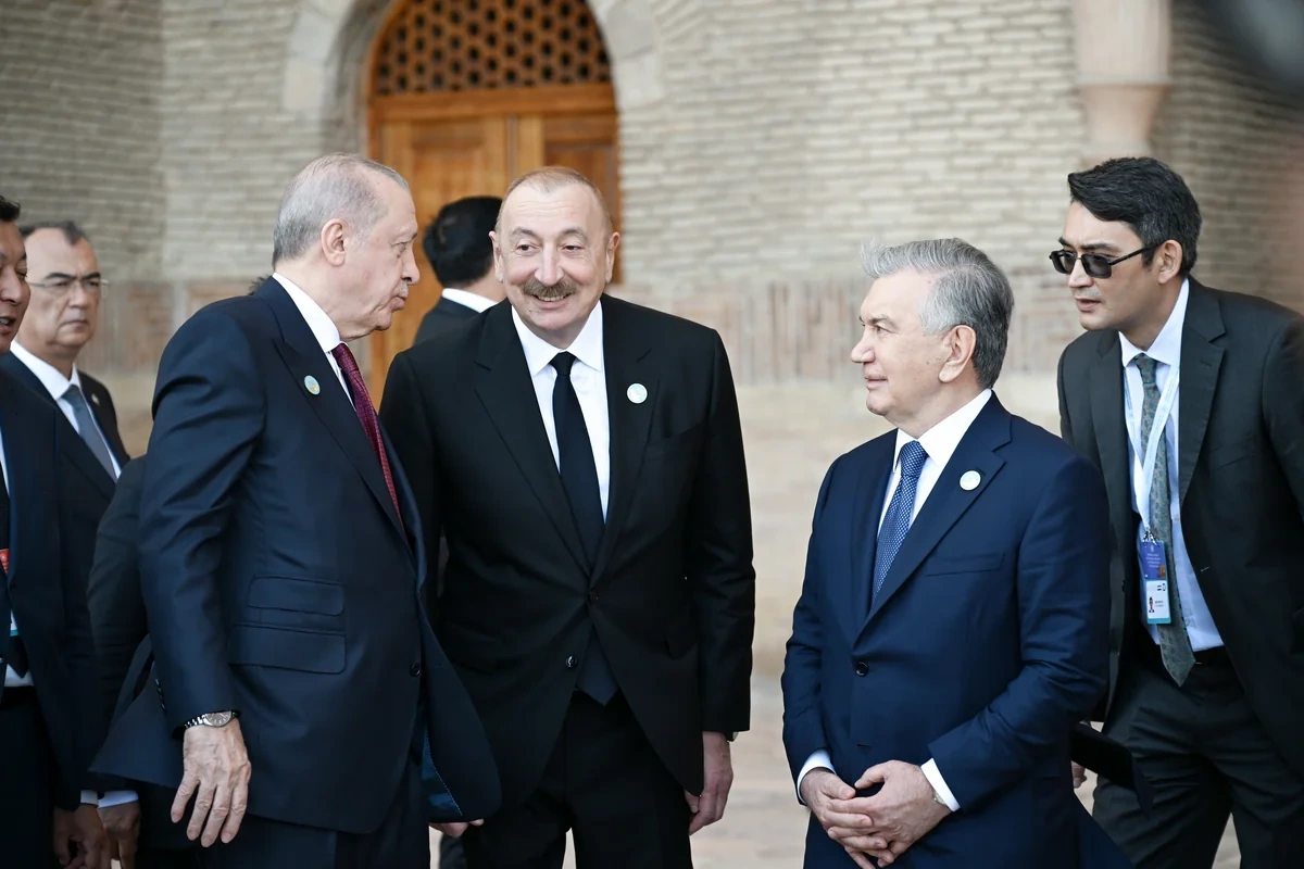 Türküstanda günə damğa vuran kadrlar - FOTO