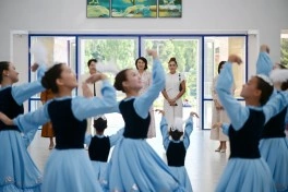 Mehriban Əliyeva Çolpon-Ata şəhərində “Altın-Balalık” sağlamlıq və reabilitasiya mərkəzi ilə tanış olub - FOTO