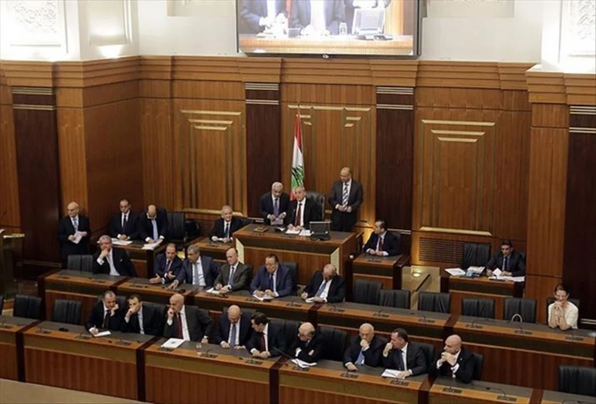 Livanda parlament seçkisi iki il müddətinə təxirə salındı