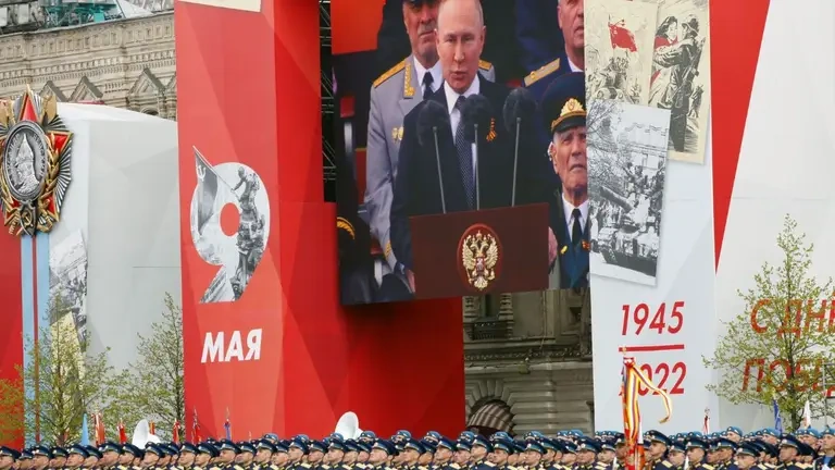 "Putinin "qələbə paradı" Rusiyanın tükənməsini göstərən sarsıdıcı nümayişinə çevrildi - "The Telegraph"