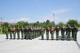 Prezident Naxçıvanda yeni komando hərbi hissələrinə Döyüş bayraqlarının verilməsi mərasimində iştirak edib - FOTO