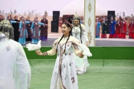 Leyla Əliyeva Türkmənistan milli mətbəxinə həsr olunan sərgidə iştirak edib - FOTO