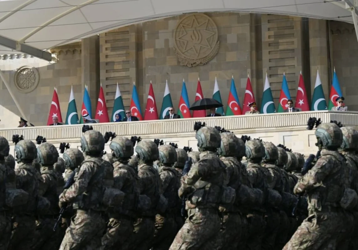 Müzəffər Azərbaycan Ordusu: Müstəqilliyin və suverenliyin əsas qarantı - FOTO