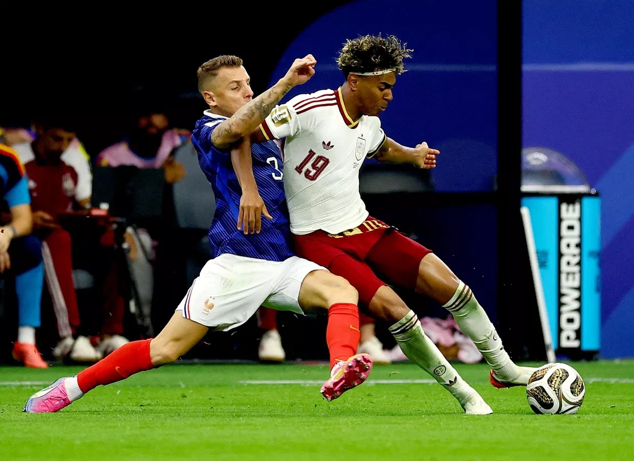 "Fransa millisinin futbolçusu irqi təhqirlərə məruz qaldı" - "Le Journal du Dimanche"