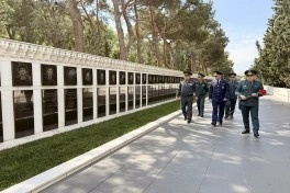 Qazaxıstan generalının rəhbərlik etdiyi nümayəndə heyəti Azərbaycana gəlib - FOTO