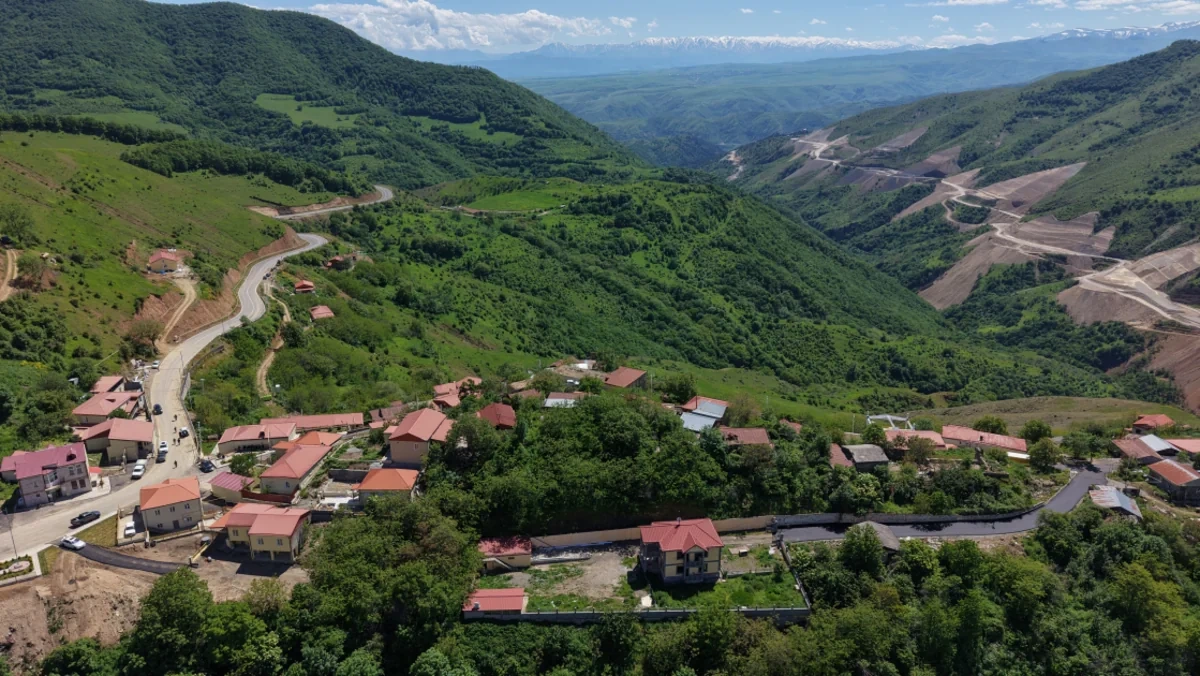 İlham Əliyev Şuşanın Böyük Qaladərəsi kəndində - FOTOLAR