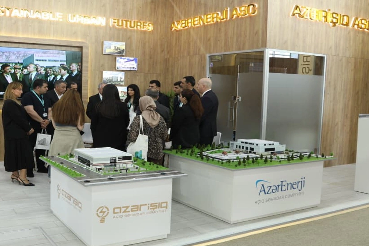 “AzərEnerji” və “Azərişıq” WUF13-də iki mühüm nəşrin təqdimatını keçirdi - FOTOLAR