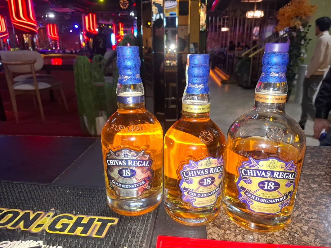 Aqşin Fatehin restoranında saxta alkoqollu içkilər aşkarlandı - FOTOLAR