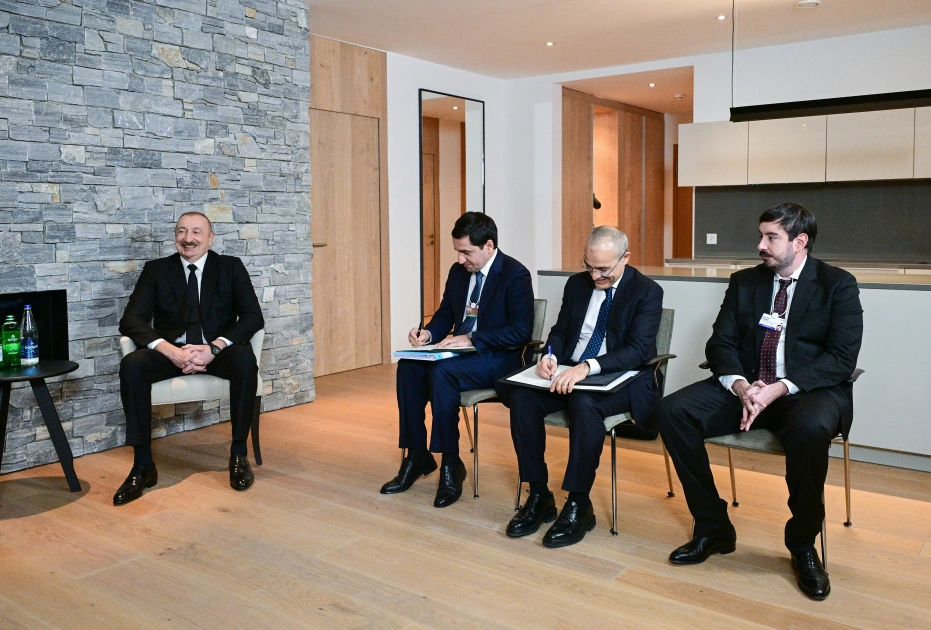Prezident İlham Əliyev Davosda Qətərin Baş naziri və xarici işlər naziri ilə görüşüb - FOTO