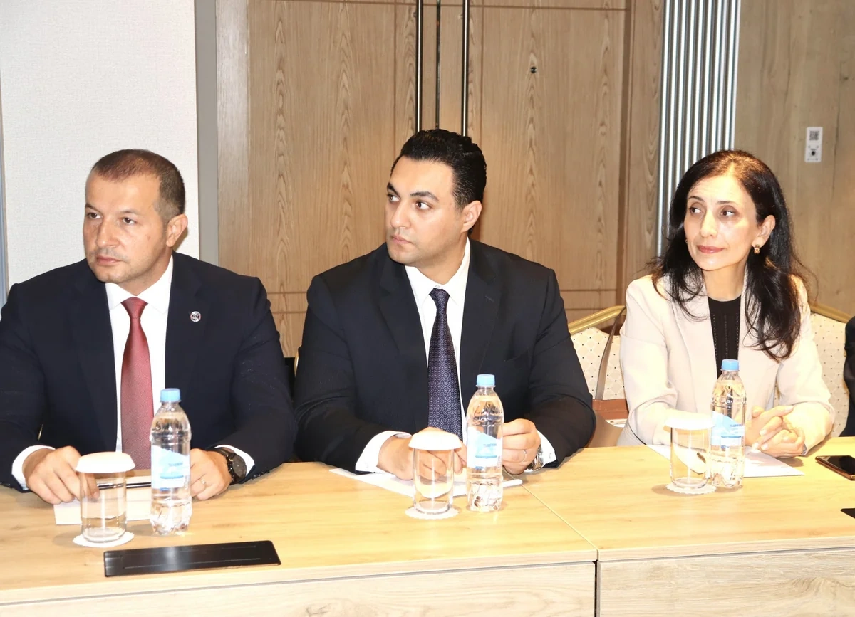 Anar Bağırov LEGIS Mentorluq Proqramının qalibi ilə görüşüb - FOTO