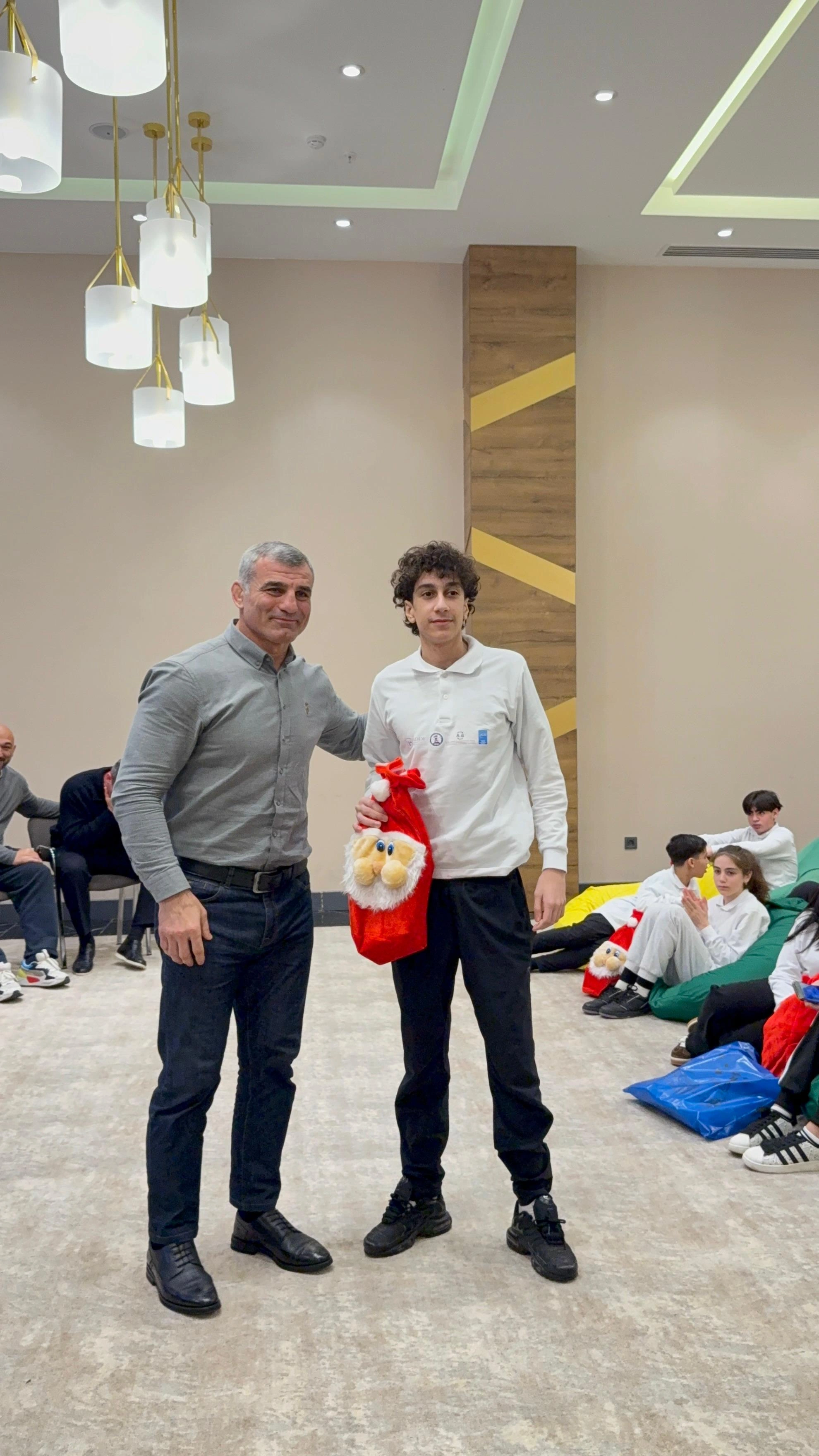 Olimpiya çempionları şəhid övladları ilə görüşüb!