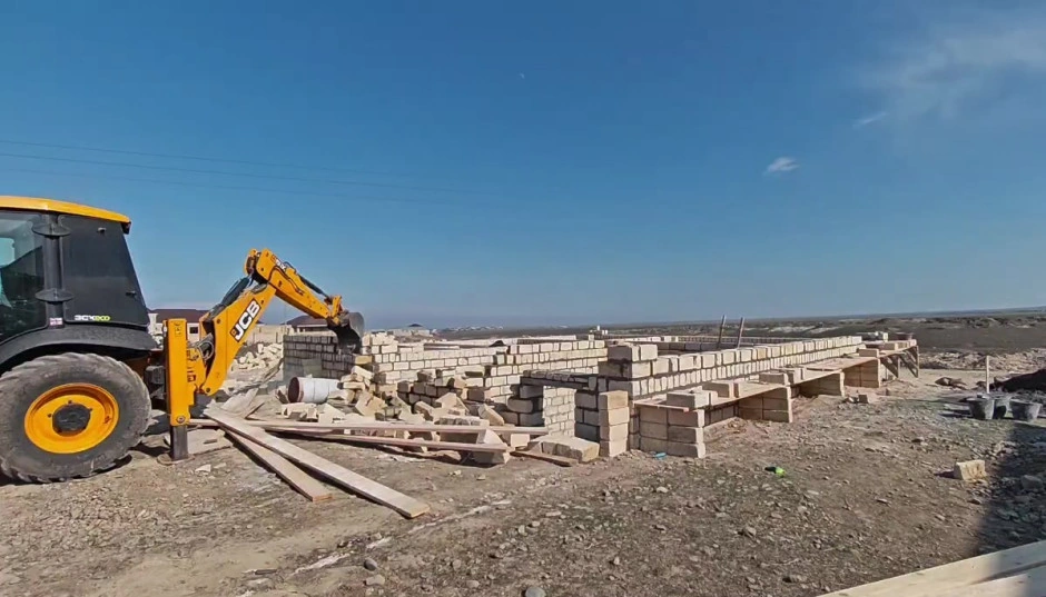 Gəncədə qanunsuz tikililər söküldü - FOTO/VİDEO