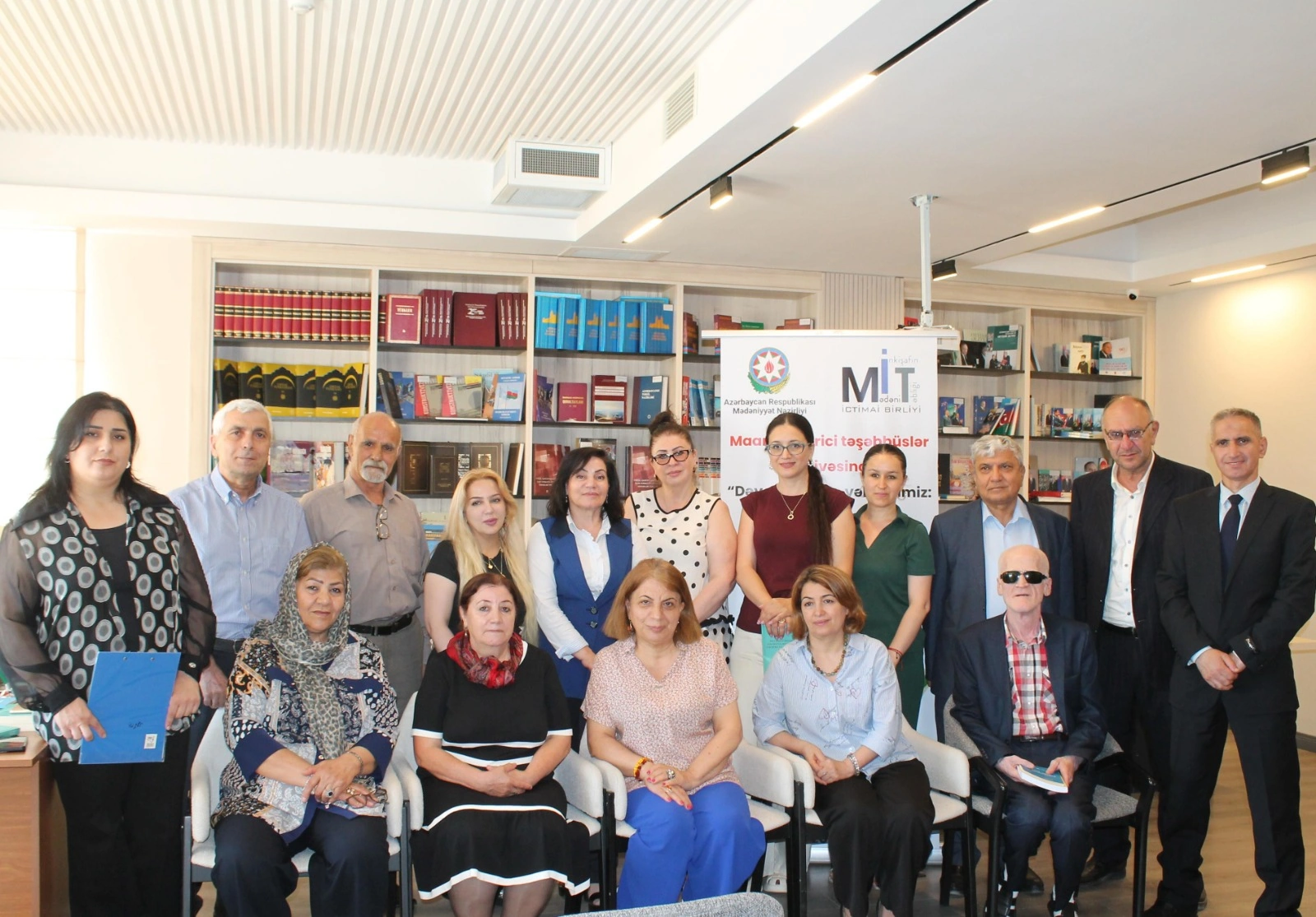 Bakı Avrasiya Universitetində Xatirə Fərəclinin kitabı təqdim olundu - FOTO