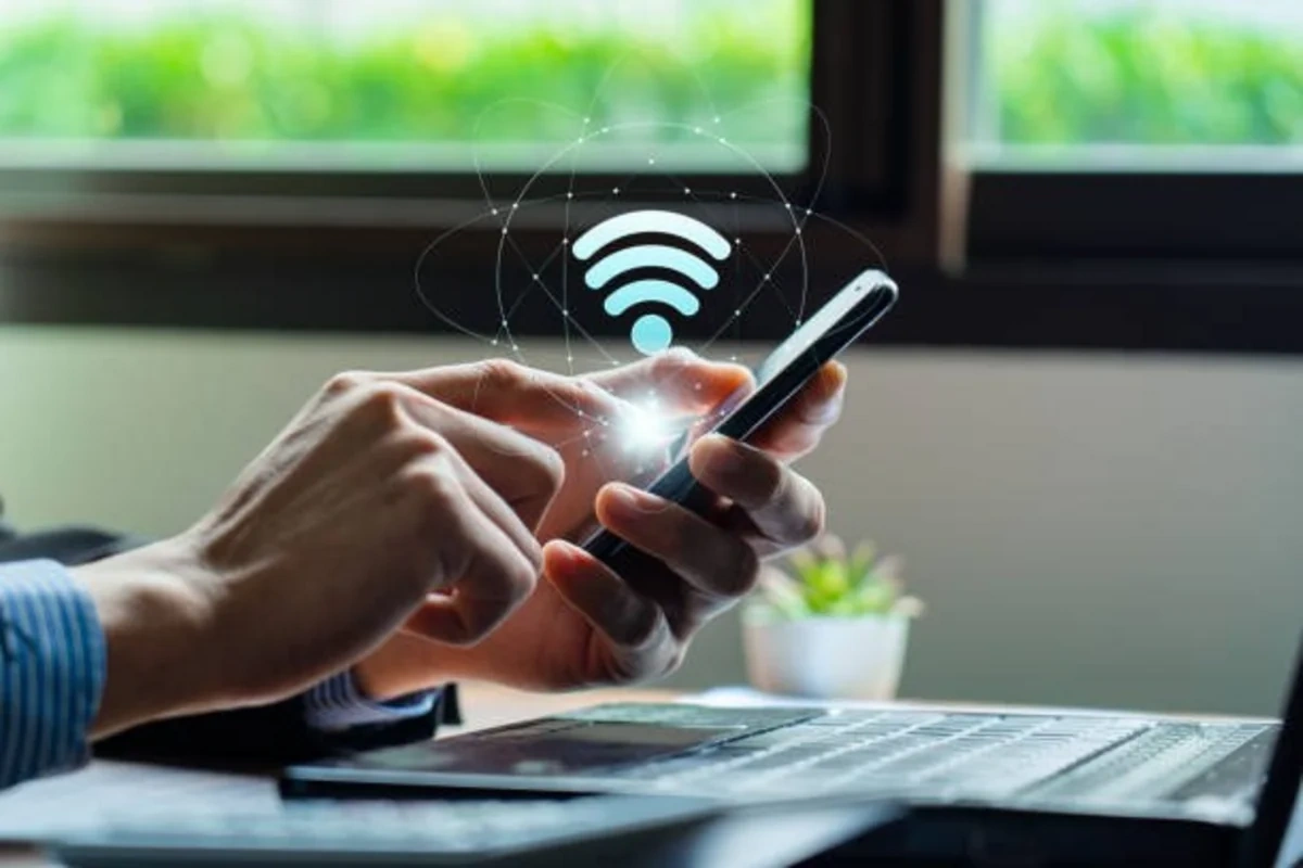 Pulsuz internet rahatlıqdır, yoxsa məlumatlar üçün risk? - VİDEO