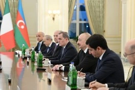 Prezident İlham Əliyevin İtaliya Baş naziri ilə geniş tərkibdə görüşü olub - FOTO