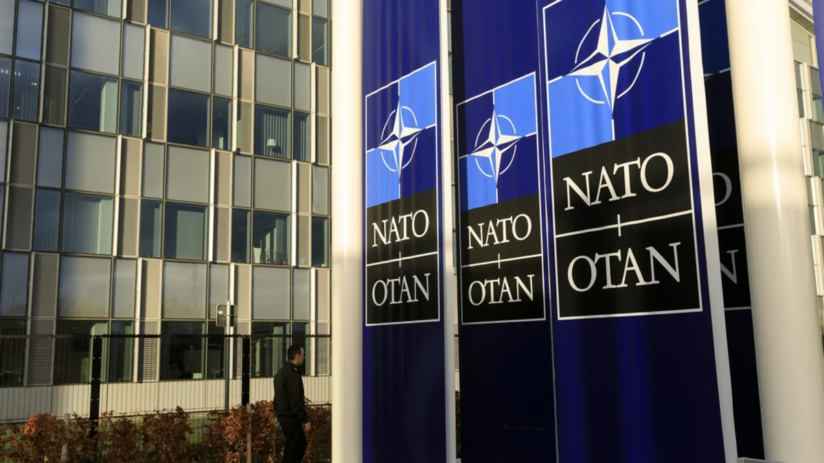NATO öz kontingentini İraqdan müvəqqəti çıxarır