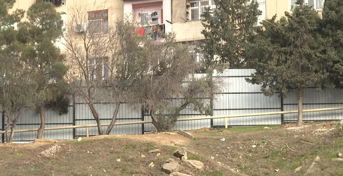 Xətai rayonunda yeni bina tikintisi sakinlərin narazılığına səbəb olub - VİDEO