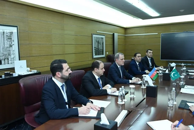 Azərbaycan və Pakistan XİN başçıları regional məsələləri müzakirə ediblər - FOTO