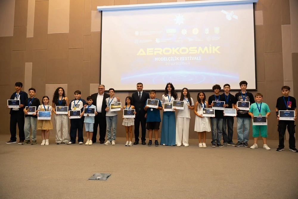 Şəhid övladı Mirzəyeva Aylin Elçin qızı Aerokosmik Modelçilik Festivalında I yerə layiq görülüb