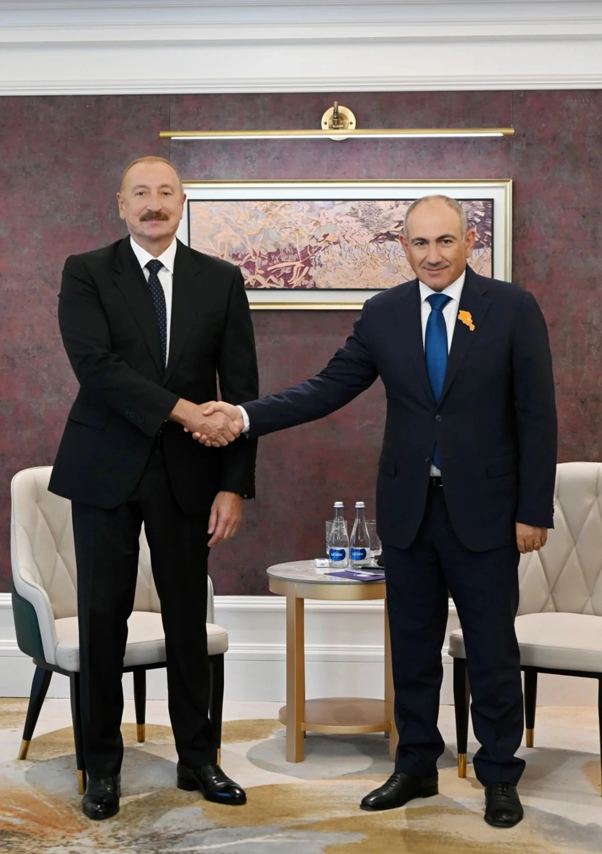 Bişkekdə İlham Əliyevlə Nikol Paşinyan arasında görüş keçirilib - FOTO -YENİLƏNİB