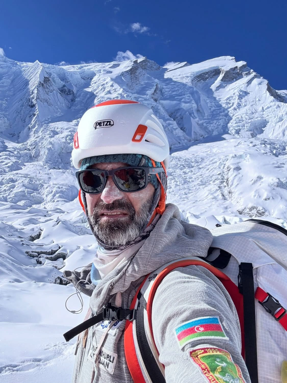 Azərbaycanlı alpinist yer kürəsinin 7-ci ən hündür dağının fəthinə hazırlaşır - FOTO