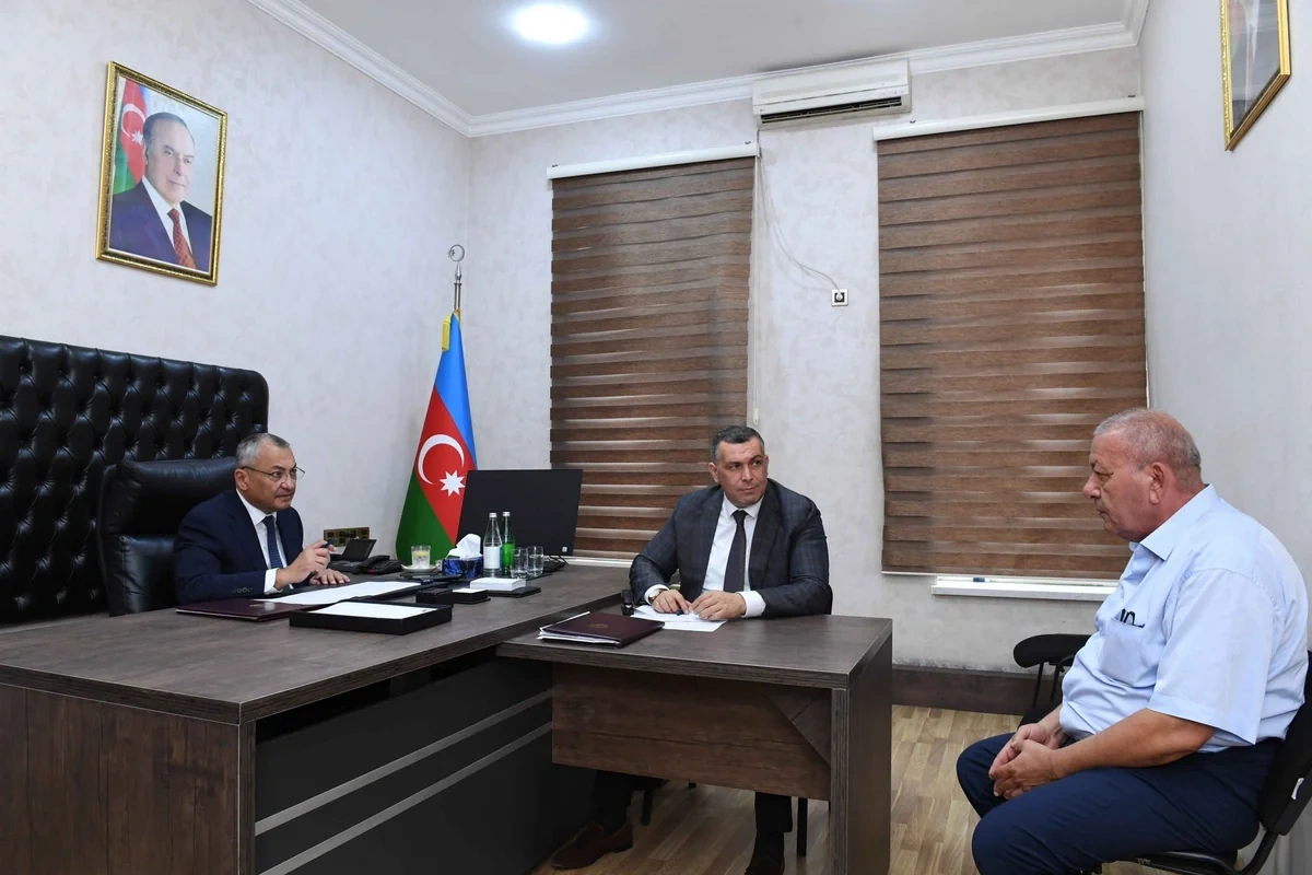 Rövşən Rzayev vətəndaş qəbulu keçirdi - FOTO