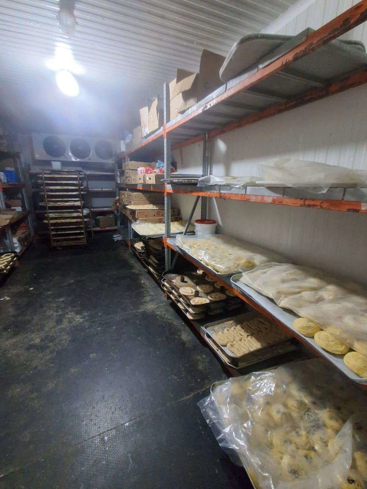 “Megastore”, “Volt” və “The Place”da istehlaka yararsız qida məhsulları aşkarlandı - FOTO
