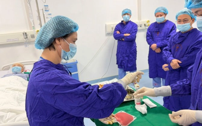 "Ağır limfomanı məğlub edən uğur: kök hüceyrə transplantasiyası xəstəni həyata qaytarıb" - Tibbdə böyük uğur