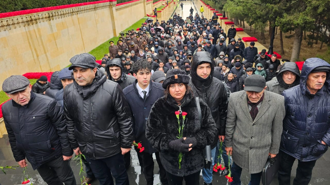 Ədalət Partiyası 20 Yanvar şəhidlərinin xatirəsini yad edib - FOTO