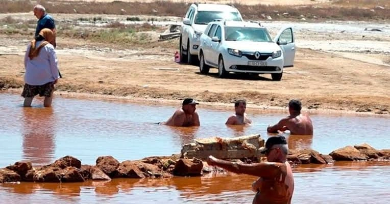 "Duzlu göl"lə bağlı TÜKÜRPƏDİCİ faktlar: "Çirkab sular axıdılır, bədən səpə bilər"- FOTO
