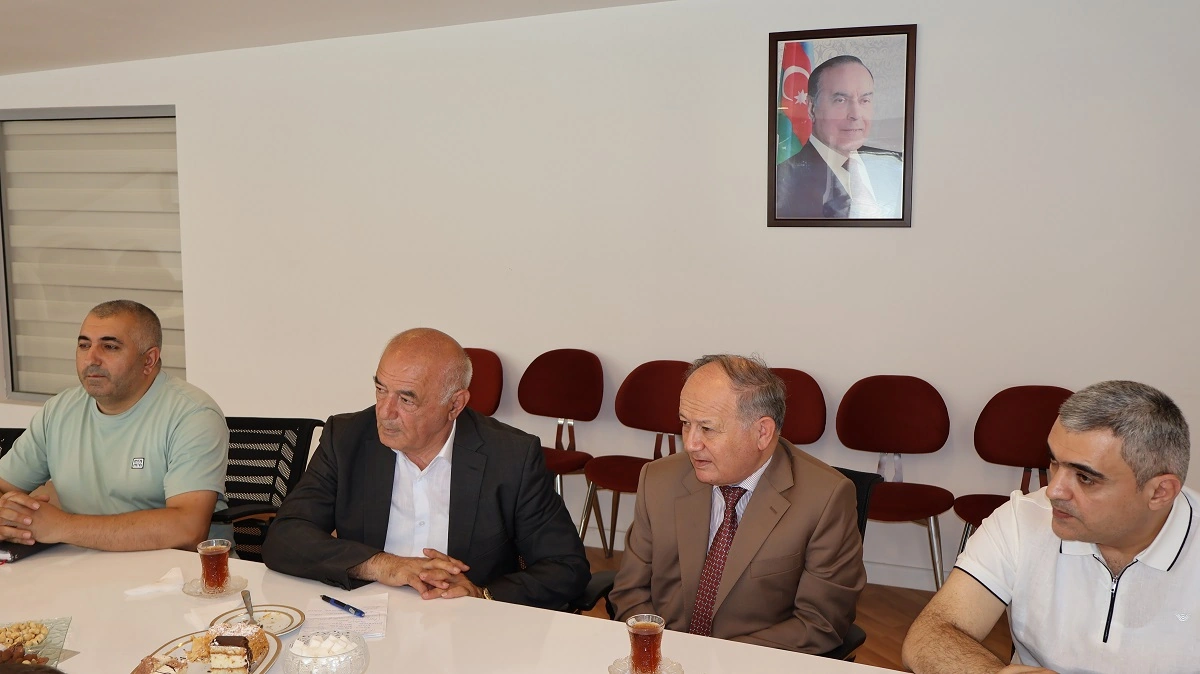 “Modern İnkişaf və Ailə” İctimai Birliyinin sədri Zərifə Quliyevə Tailandda  yola düşən idmançılarla görüşüb