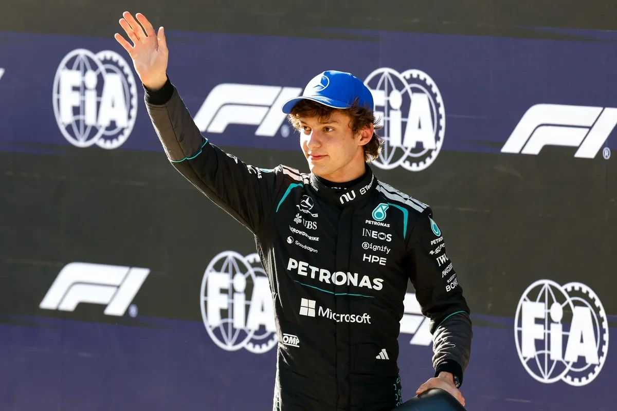 "Formula-1": Kimi Antonelli Yaponiya Qran-prisinin qalibi oldu - FOTO