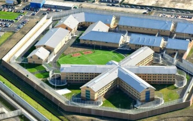 Britaniyada minlərlə məhkum həbsxanalardakı sıxlığa görə azadlığa buraxılacaq
