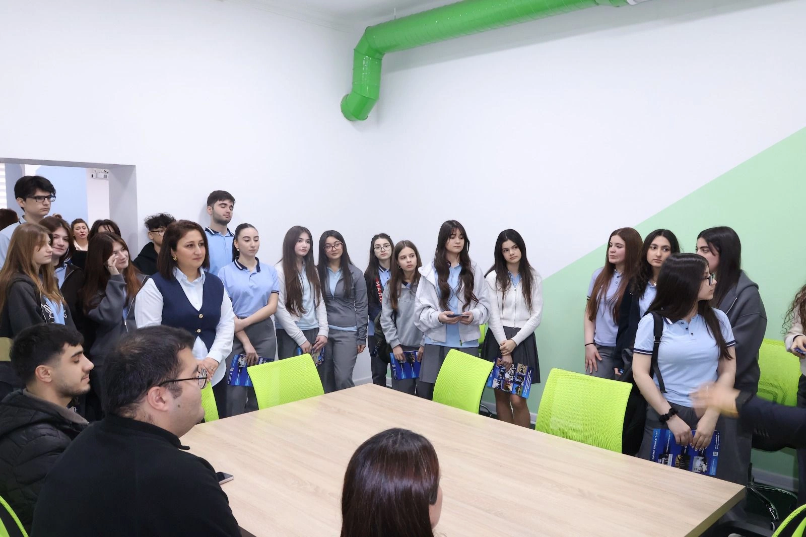 BSU-da abituriyentlər üçün fürsət: maarifləndirici infoturlar başlayıb - FOTO