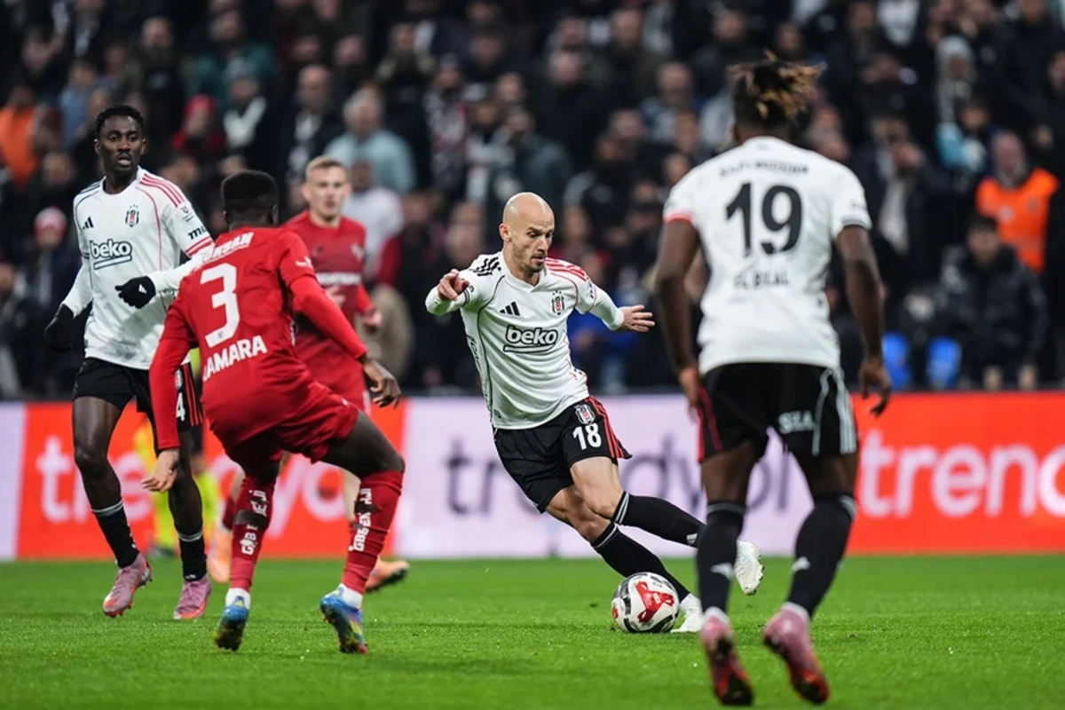 Türkiyə Superliqası: "Beşiktaş" öz meydanında xal itirdi