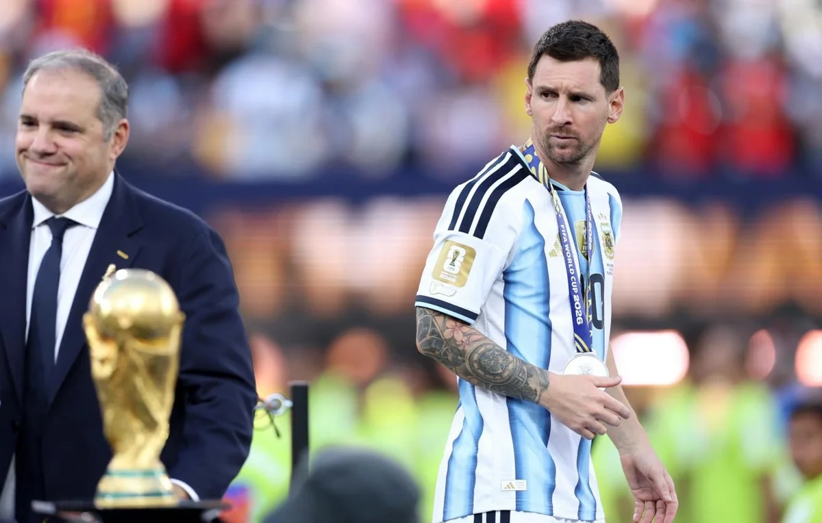 Lionel Messi Argentina millisində karyerasını başa vurdu