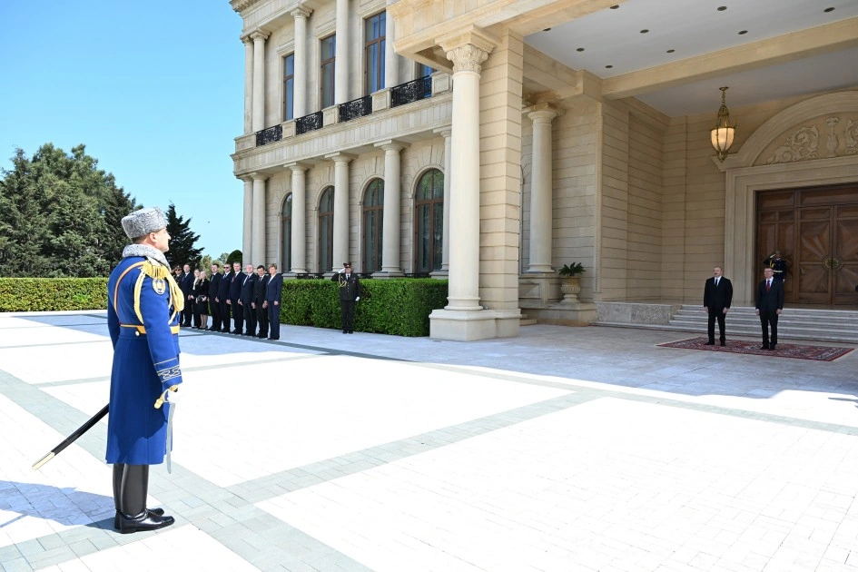 Latviya Prezidentinin rəsmi qarşılanma mərasimi oldu - FOTO