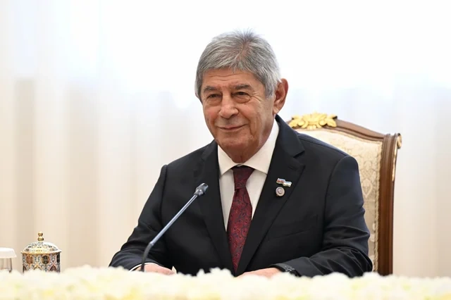 Azərbaycanlı səfir Özbəkistanda ordenlə təltif edildi - FOTO