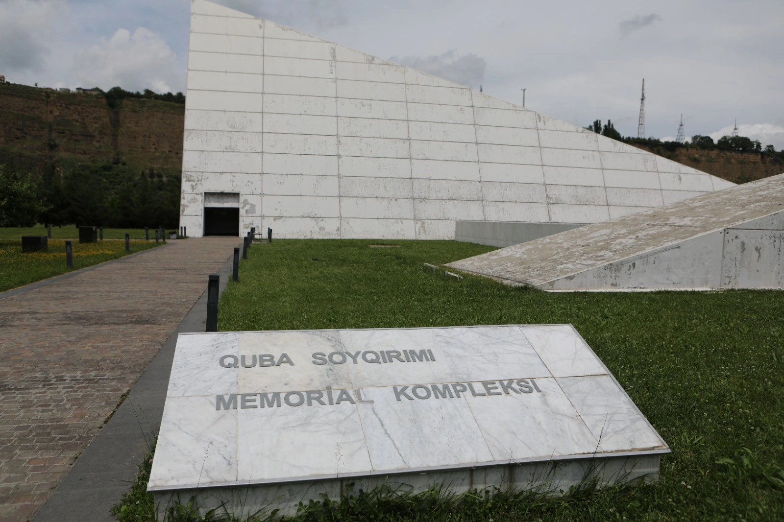Miqrant uşaqlar Quba soyqırımı memorial kompleksində olublar - FOTO