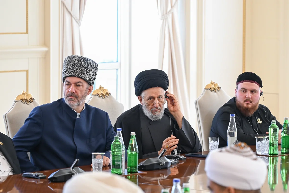 İlham Əliyev Bakıda keçirilən beynəlxalq konfransların iştirakçılarını qəbul etdi - FOTO